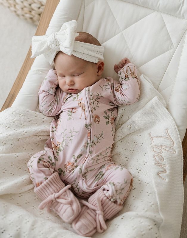 Lille hjort i ballerinarosa bambus