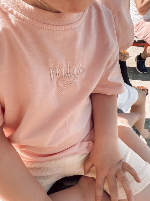 Hovedbilde Blush pink t-skjorte i økologisk bomull med navn