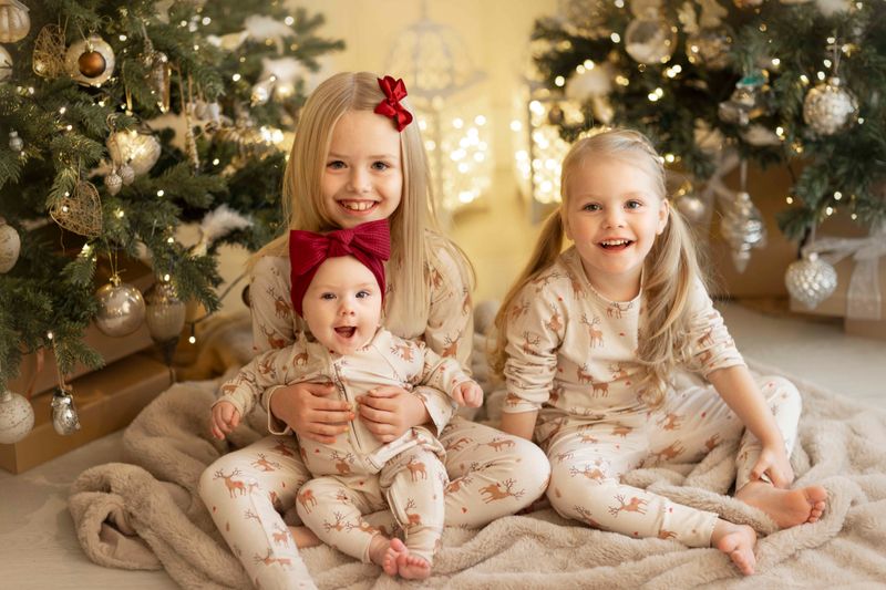 Sand julepysjamas med reinsdyr i økologisk bomull - todelt sett